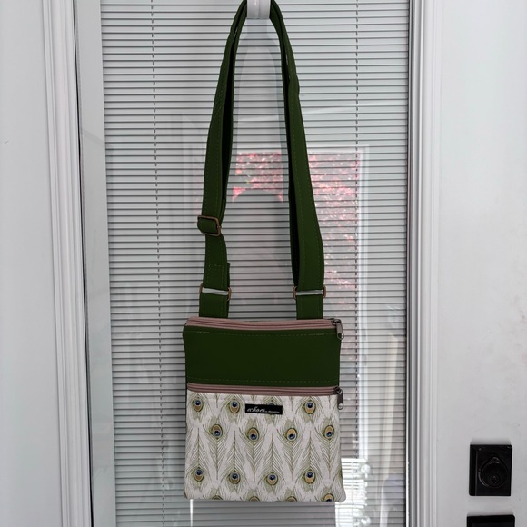 Vegan Crossbody Bag - upcycled - Cruelty Free - Picture 2 of 7